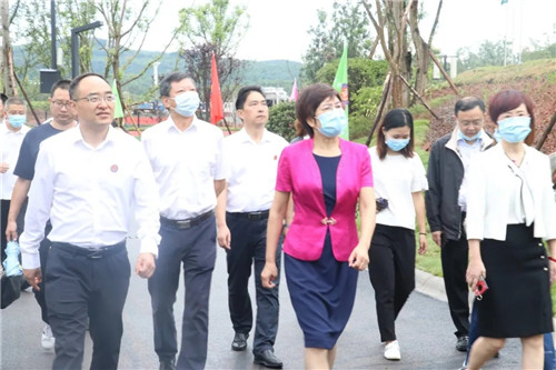 何蘋副市長調研我校開學與防疫工作