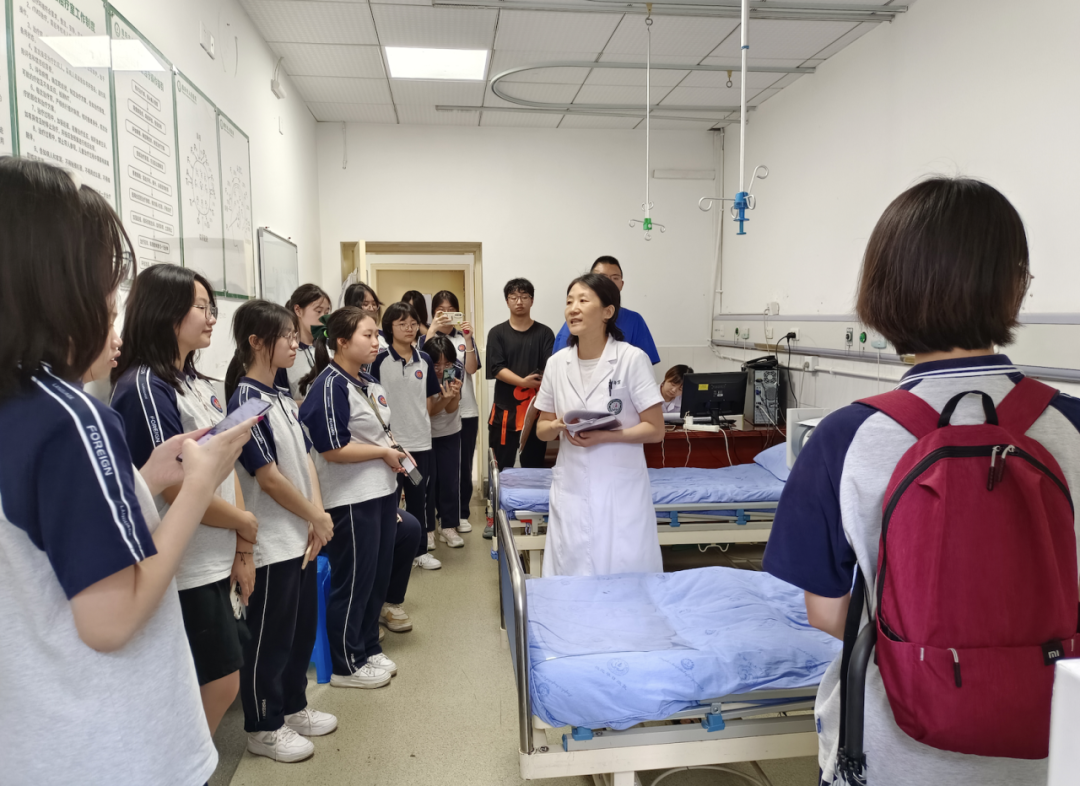 職等你來③||成外高中部樹洞心理社開展心身醫(yī)學(xué)體驗交流活動